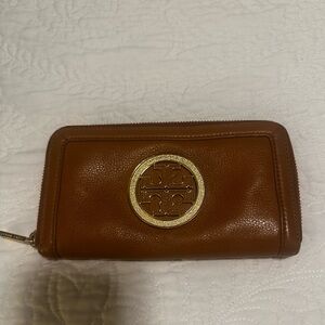 Tory Burch wallet